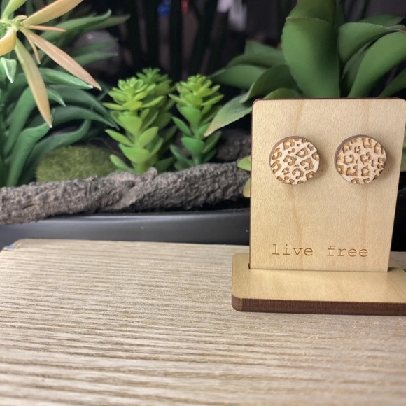 HANDMADE Earrings Artisan BOHO Leopard Print Engraved Wood Pendant Studs - Picture 3 of 3